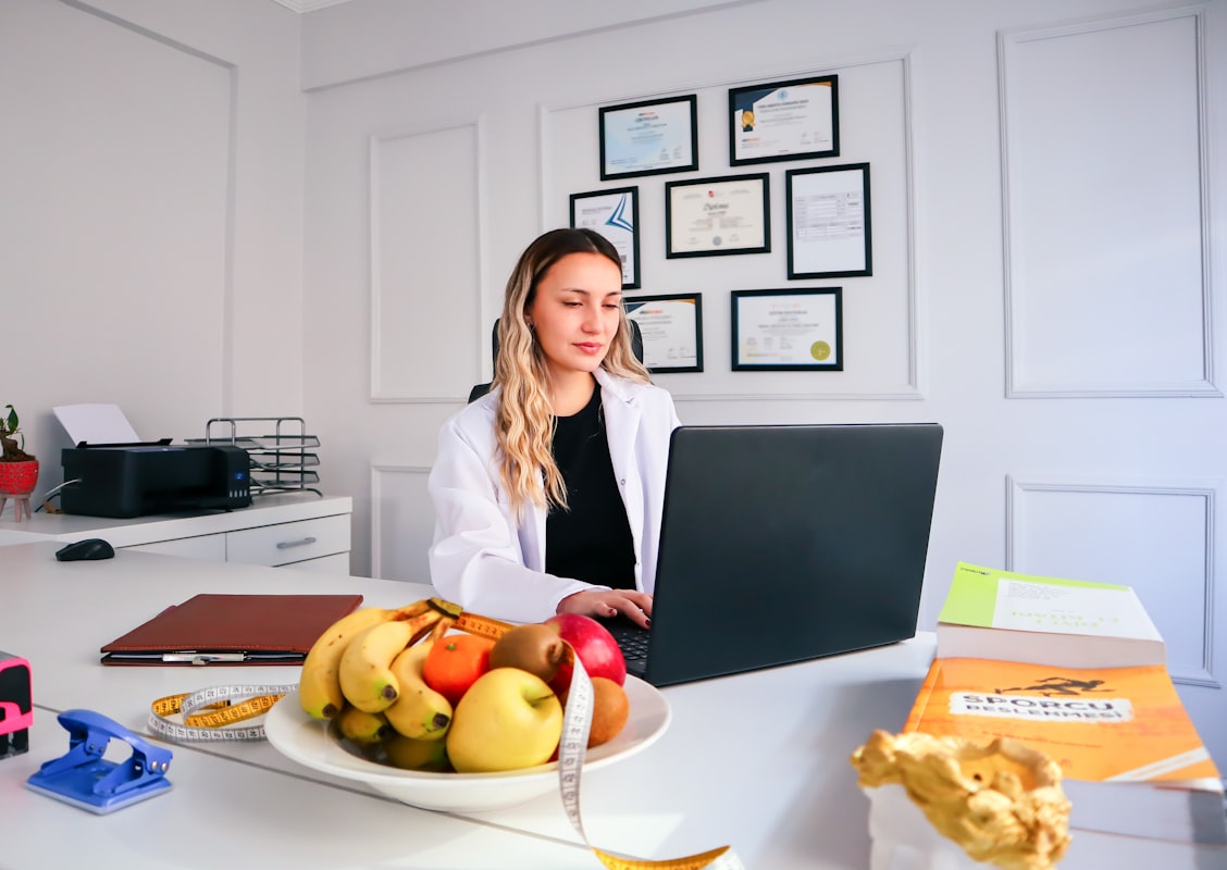 Professional nutritionist consultation